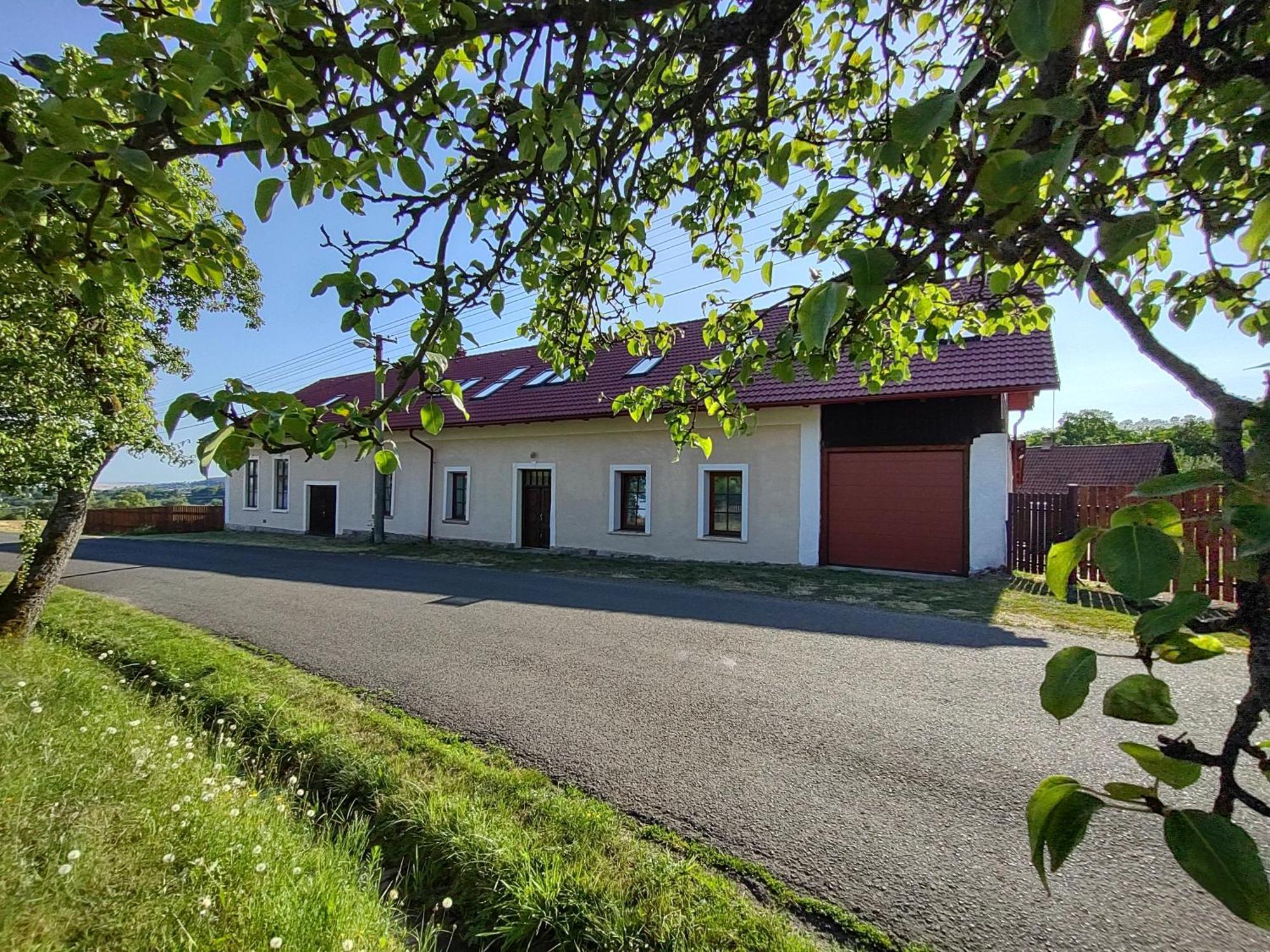 Pekloveske Apartmany V Ceskem Raji Zeleznice Exterior photo
